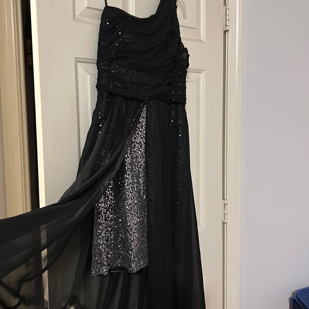 Holiday Dress. Adrianna Papell 8